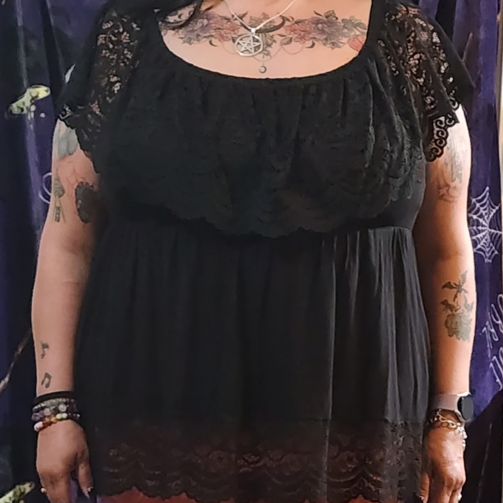Torrid top size 3